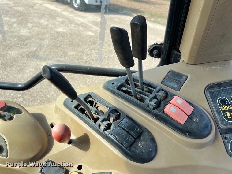 image for item DQ2296 2005 AGCO RT155A  MFWD tractor