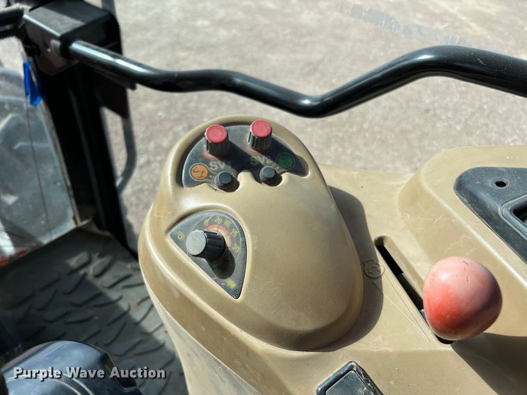 image for item DQ2296 2005 AGCO RT155A  MFWD tractor