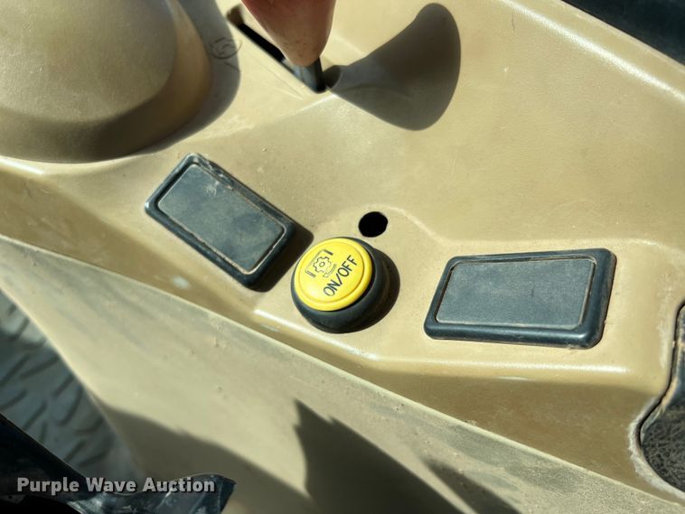 image for item DQ2296 2005 AGCO RT155A  MFWD tractor