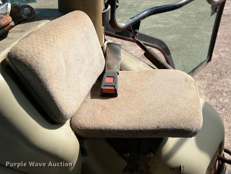 image for item DQ2296 2005 AGCO RT155A  MFWD tractor