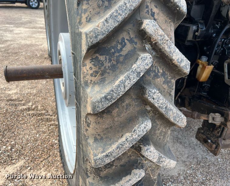 image for item DQ2296 2005 AGCO RT155A  MFWD tractor