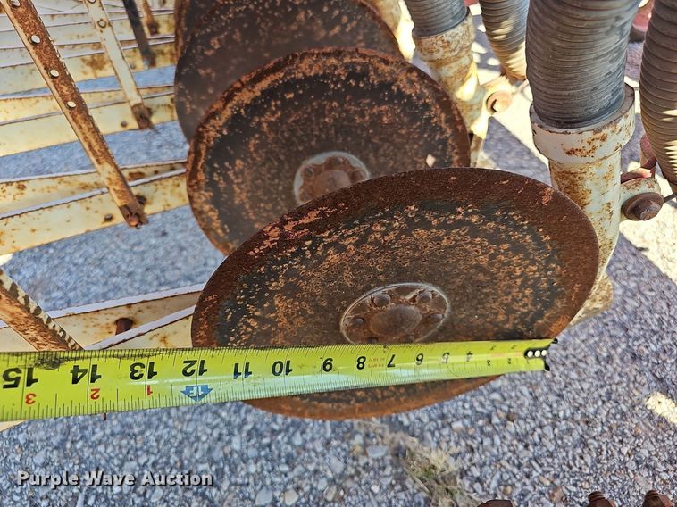 image for item DR3436 International 510  grain drill