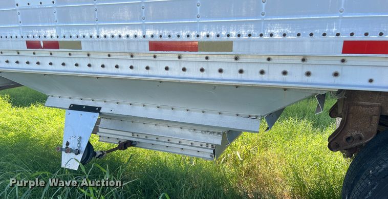 image for item DS2439 1986 Wilson DWH-100  grain trailer