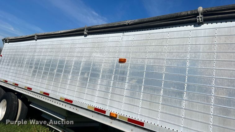 image for item DS2439 1986 Wilson DWH-100  grain trailer
