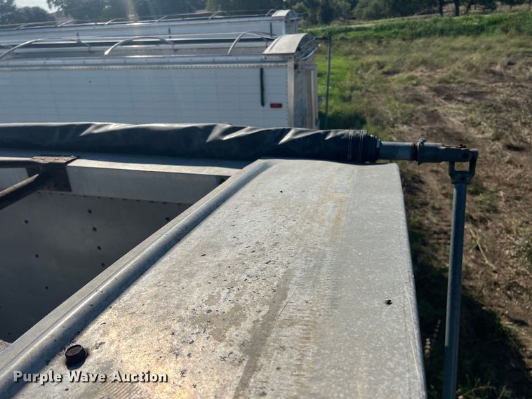 image for item DS2439 1986 Wilson DWH-100  grain trailer