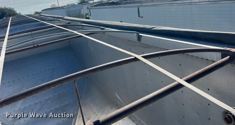 image for item DS2439 1986 Wilson DWH-100  grain trailer