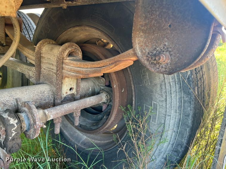 image for item DS2439 1986 Wilson DWH-100  grain trailer