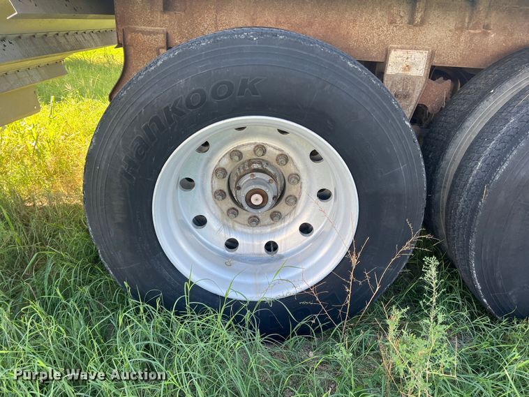 image for item DS2439 1986 Wilson DWH-100  grain trailer