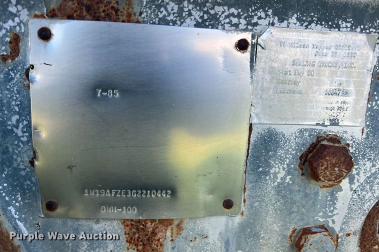 image for item DS2439 1986 Wilson DWH-100  grain trailer