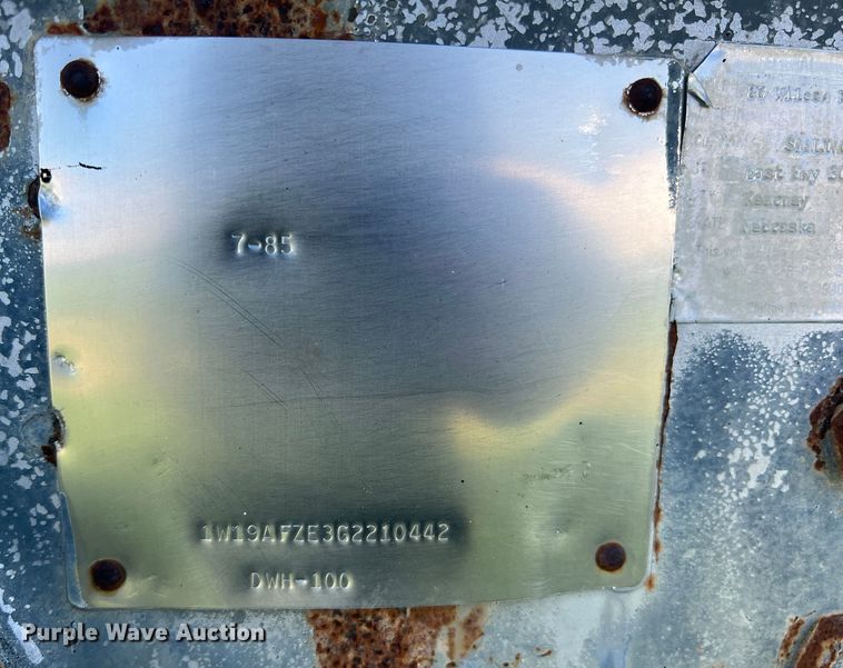 image for item DS2439 1986 Wilson DWH-100  grain trailer