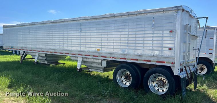 image for item DS2445 1999 Merritt P4329X  grain trailer