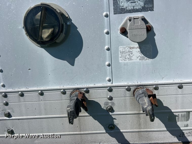 image for item DS2445 1999 Merritt P4329X  grain trailer