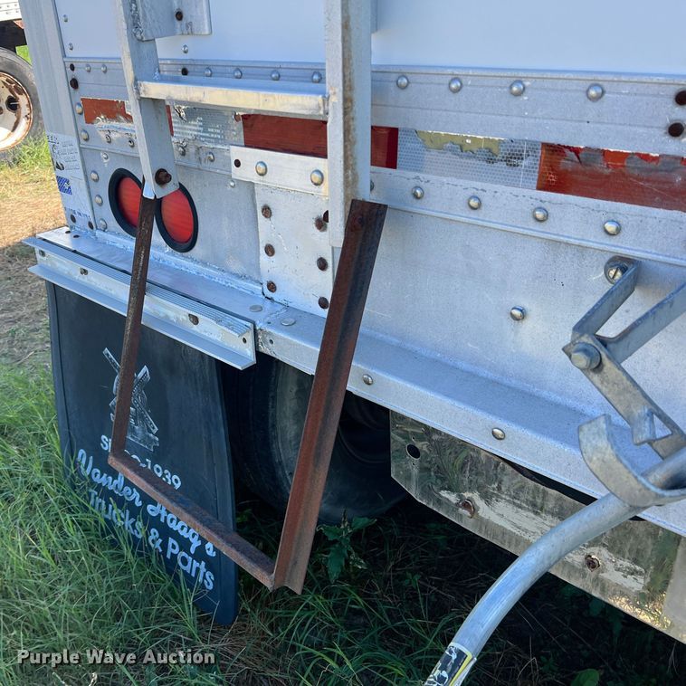 image for item DS2445 1999 Merritt P4329X  grain trailer