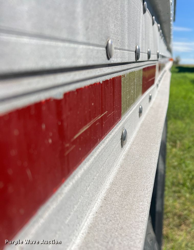 image for item DS2445 1999 Merritt P4329X  grain trailer