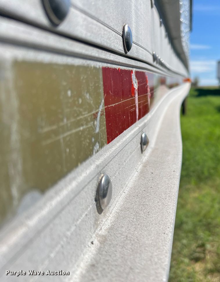 image for item DS2445 1999 Merritt P4329X  grain trailer