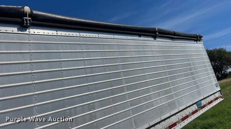 image for item DS2445 1999 Merritt P4329X  grain trailer