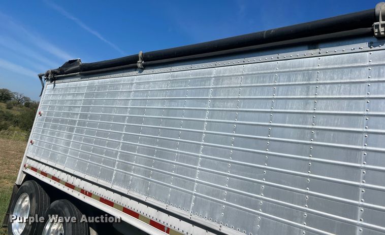 image for item DS2445 1999 Merritt P4329X  grain trailer