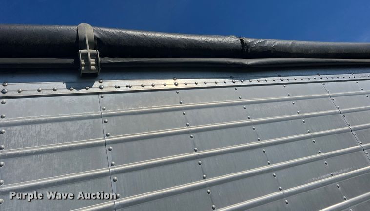 image for item DS2445 1999 Merritt P4329X  grain trailer