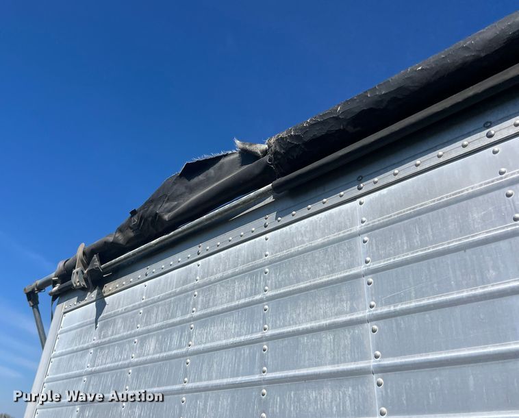 image for item DS2445 1999 Merritt P4329X  grain trailer