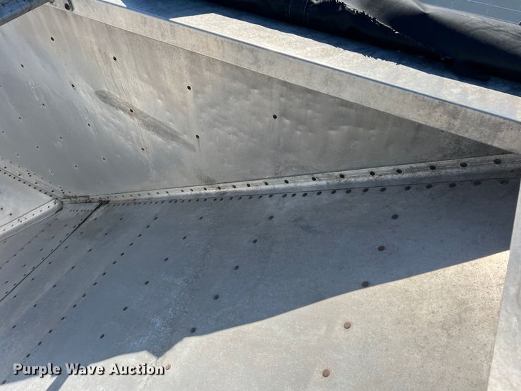 image for item DS2445 1999 Merritt P4329X  grain trailer