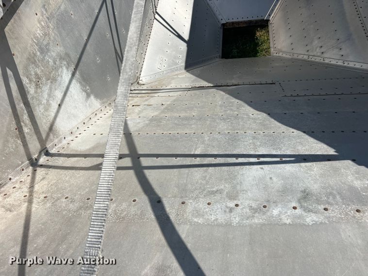 image for item DS2445 1999 Merritt P4329X  grain trailer