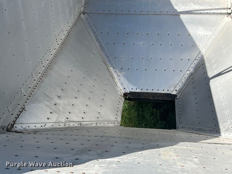 image for item DS2445 1999 Merritt P4329X  grain trailer