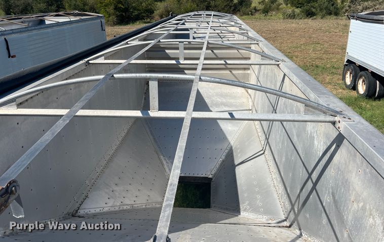 image for item DS2445 1999 Merritt P4329X  grain trailer