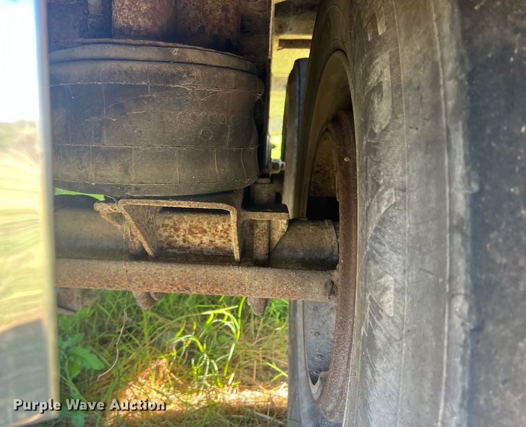 image for item DS2445 1999 Merritt P4329X  grain trailer