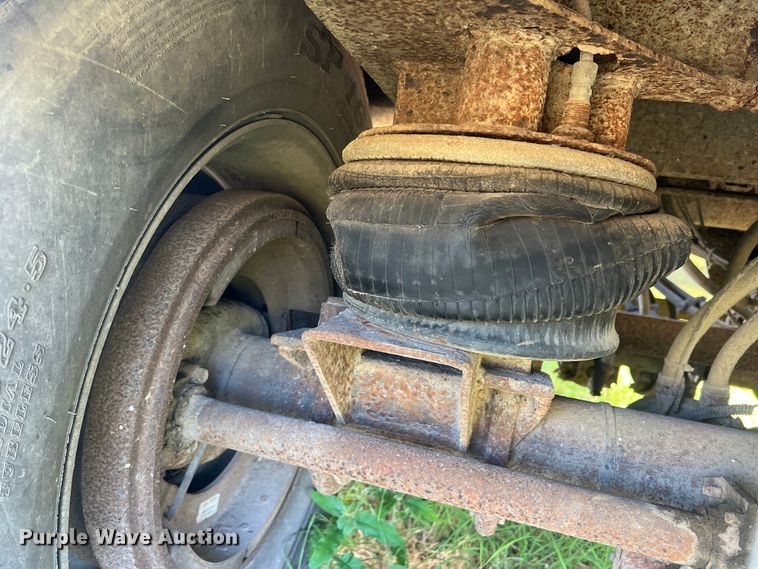 image for item DS2445 1999 Merritt P4329X  grain trailer