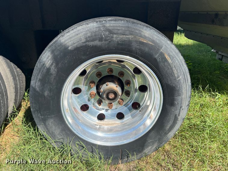 image for item DS2445 1999 Merritt P4329X  grain trailer