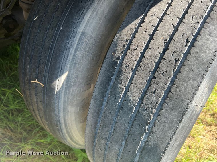 image for item DS2445 1999 Merritt P4329X  grain trailer