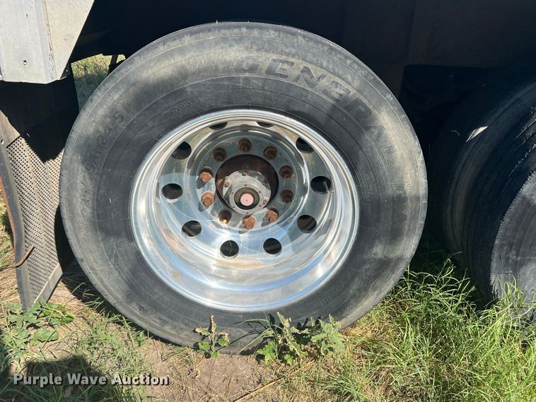 image for item DS2445 1999 Merritt P4329X  grain trailer