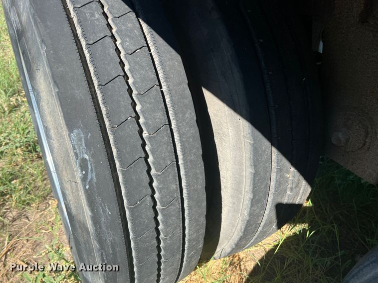 image for item DS2445 1999 Merritt P4329X  grain trailer