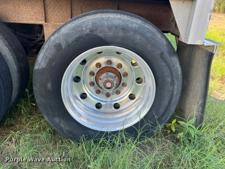 image for item DS2445 1999 Merritt P4329X  grain trailer