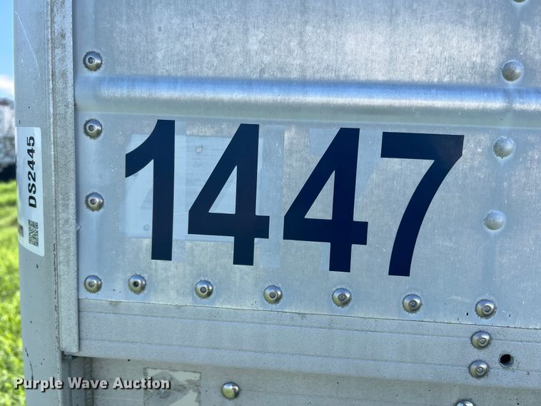 image for item DS2445 1999 Merritt P4329X  grain trailer