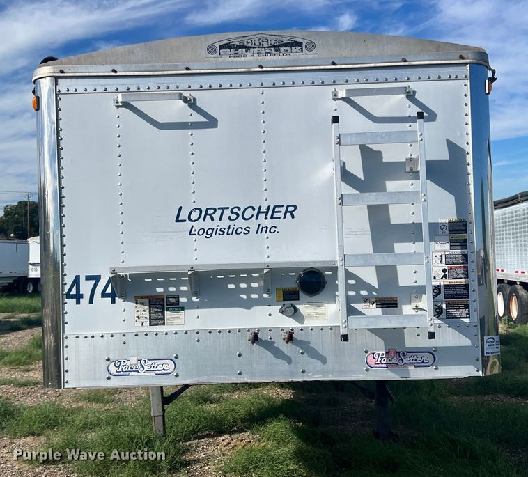 image for item DS2452 2001 Wilson DWH-400  grain trailer