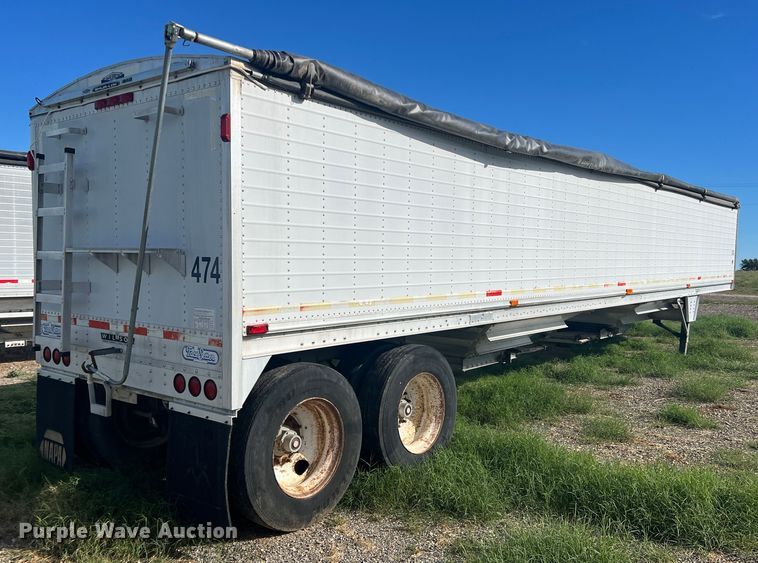image for item DS2452 2001 Wilson DWH-400  grain trailer