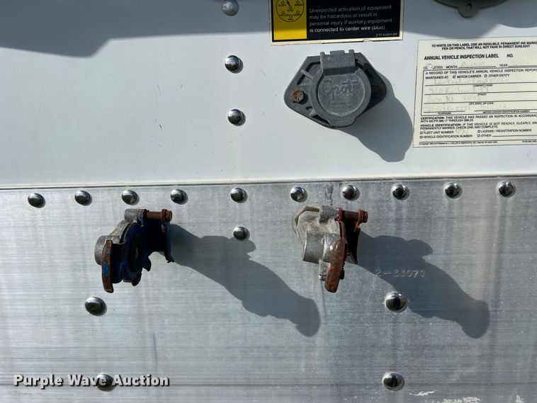 image for item DS2452 2001 Wilson DWH-400  grain trailer