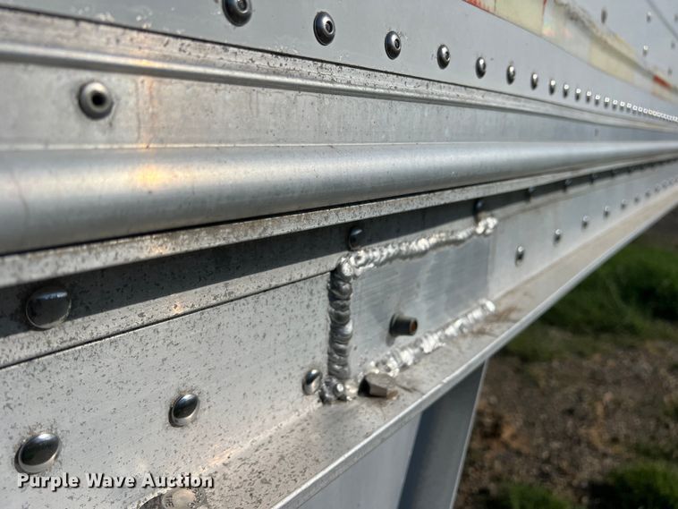 image for item DS2452 2001 Wilson DWH-400  grain trailer