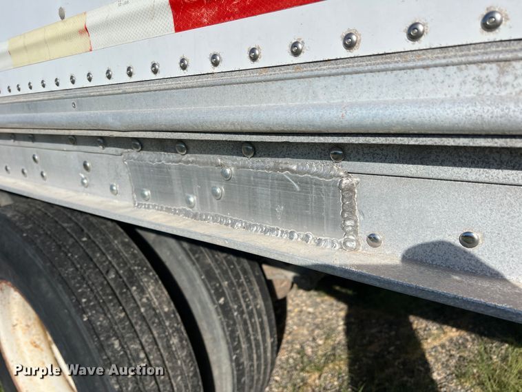 image for item DS2452 2001 Wilson DWH-400  grain trailer