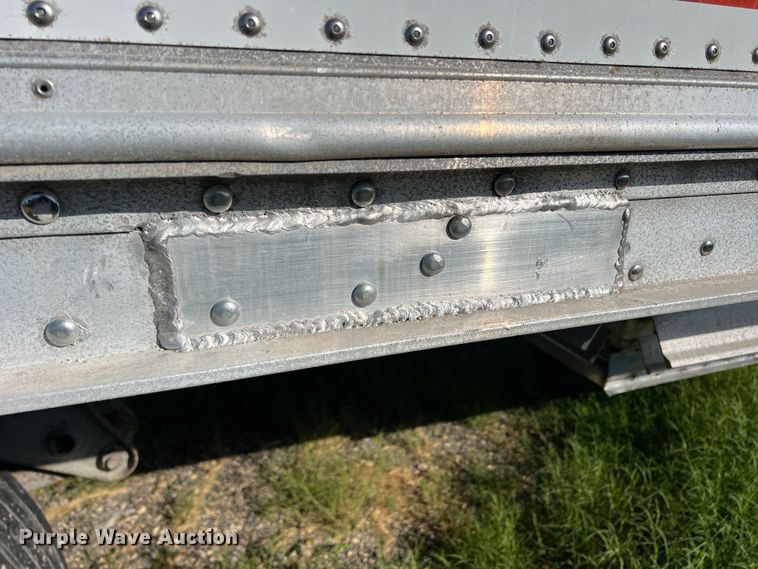 image for item DS2452 2001 Wilson DWH-400  grain trailer