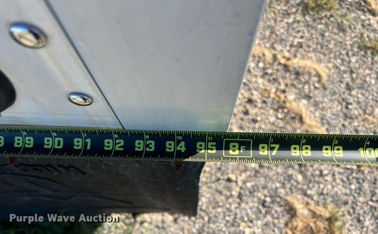 image for item DS2452 2001 Wilson DWH-400  grain trailer