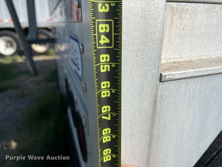 image for item DS2452 2001 Wilson DWH-400  grain trailer