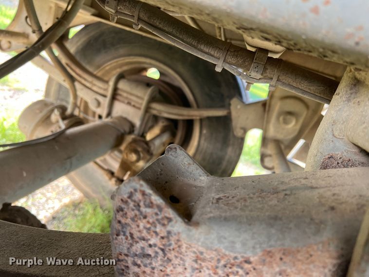 image for item DS2452 2001 Wilson DWH-400  grain trailer