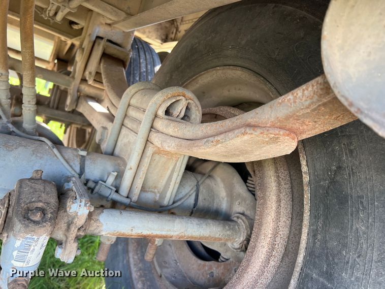 image for item DS2452 2001 Wilson DWH-400  grain trailer