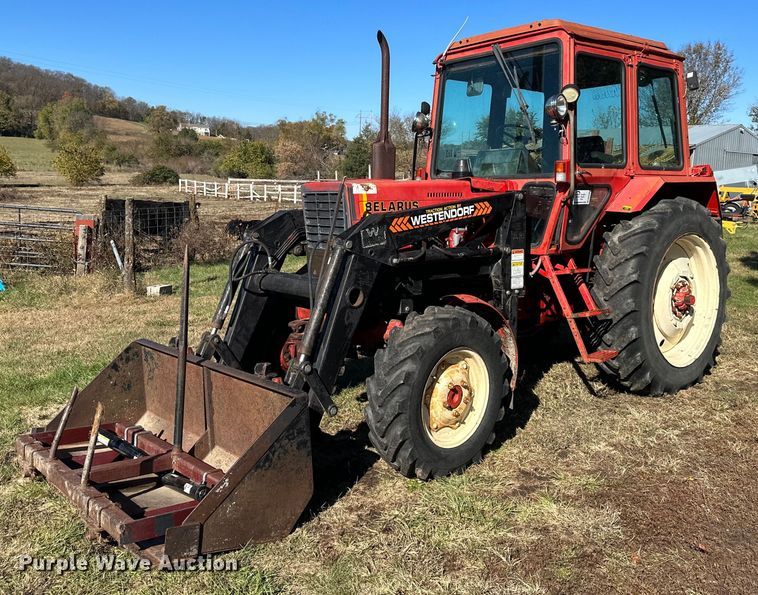 image for item DW2905 Belarus 825  MFWD tractor