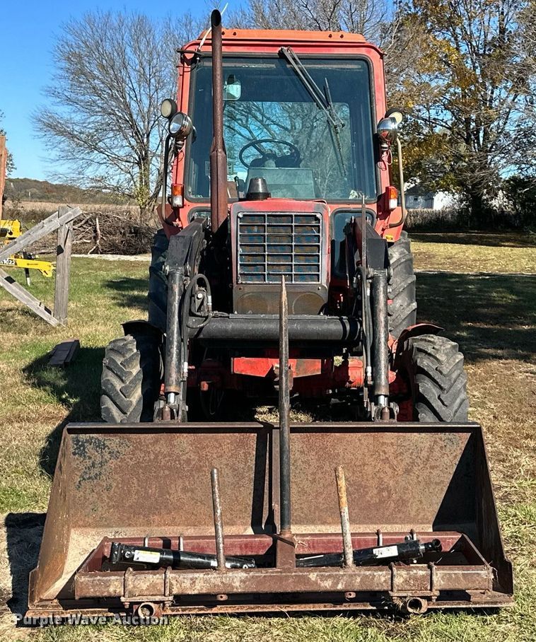 image for item DW2905 Belarus 825  MFWD tractor