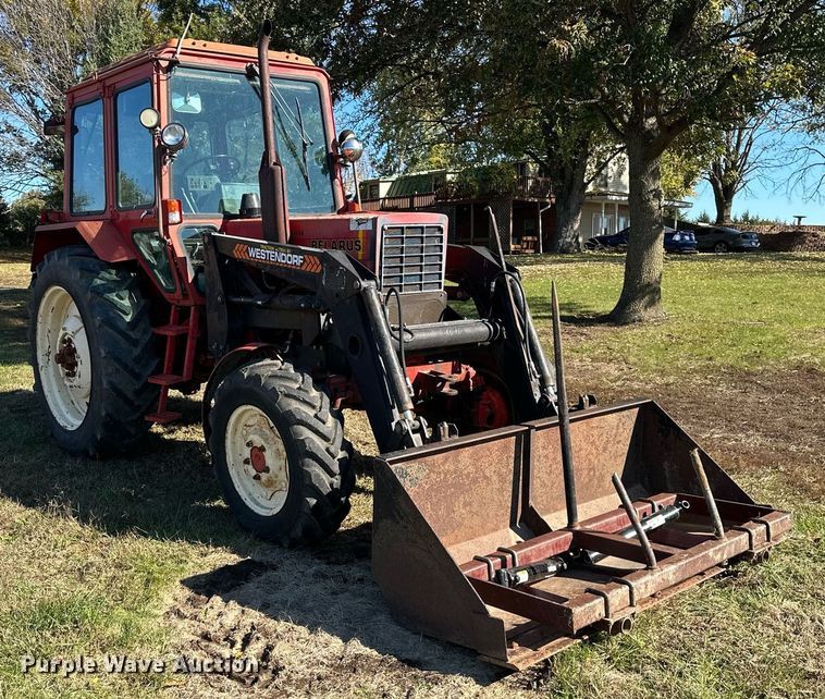 image for item DW2905 Belarus 825  MFWD tractor