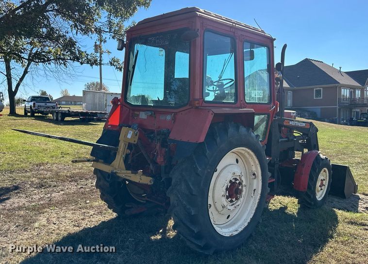 image for item DW2905 Belarus 825  MFWD tractor