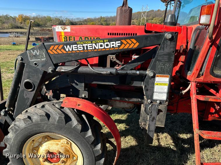 image for item DW2905 Belarus 825  MFWD tractor